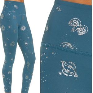 BEYOND YOGA : High Waist Midi Leggings BLUE CHAMPAGNE ZODIAC FOIL